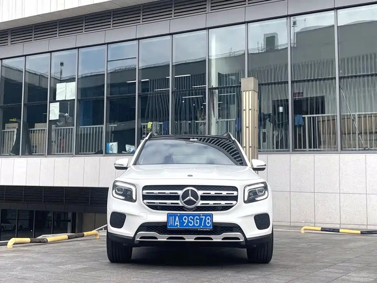 MERCEDES BENZ GLB