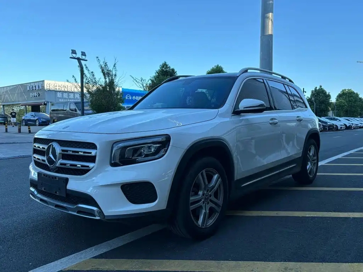 MERCEDES BENZ GLB