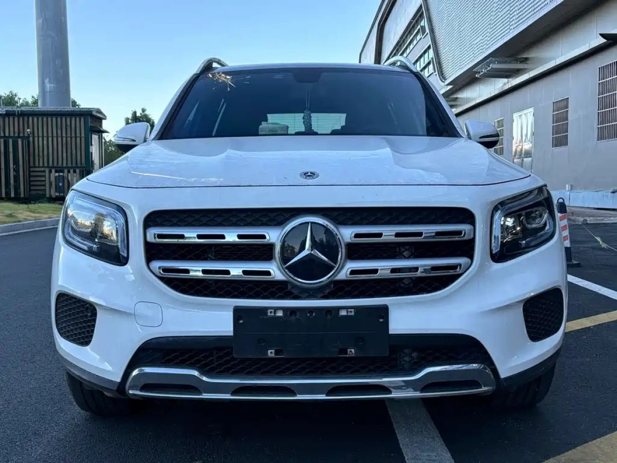 MERCEDES BENZ GLB