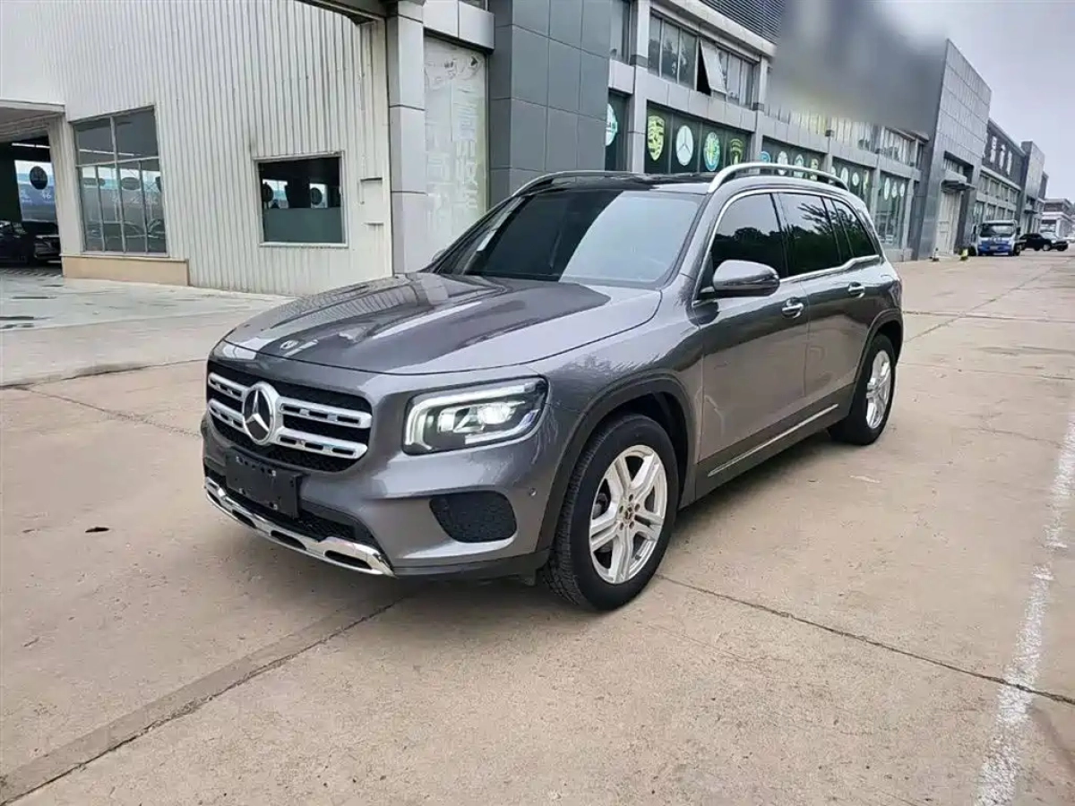 MERCEDES BENZ GLB