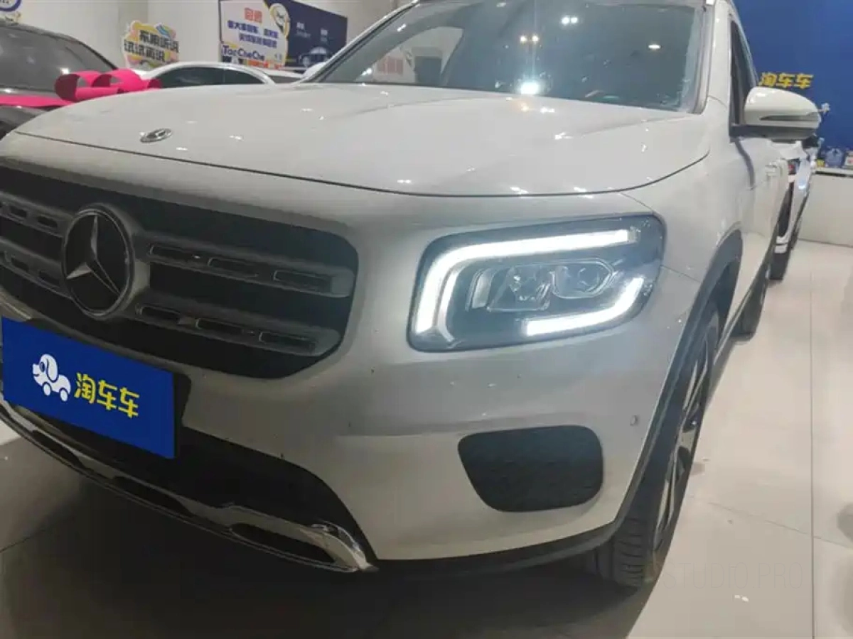 MERCEDES BENZ GLB