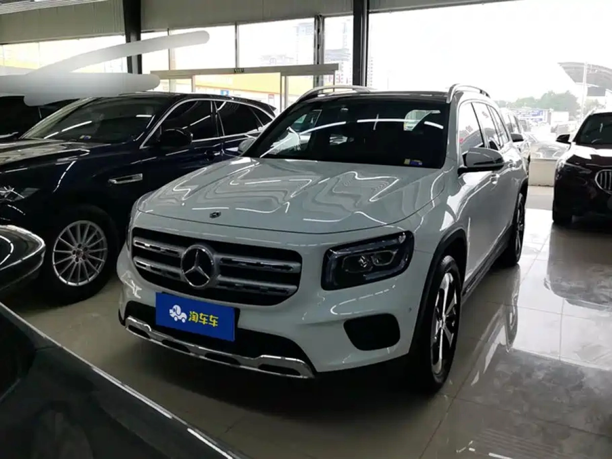 MERCEDES BENZ GLB