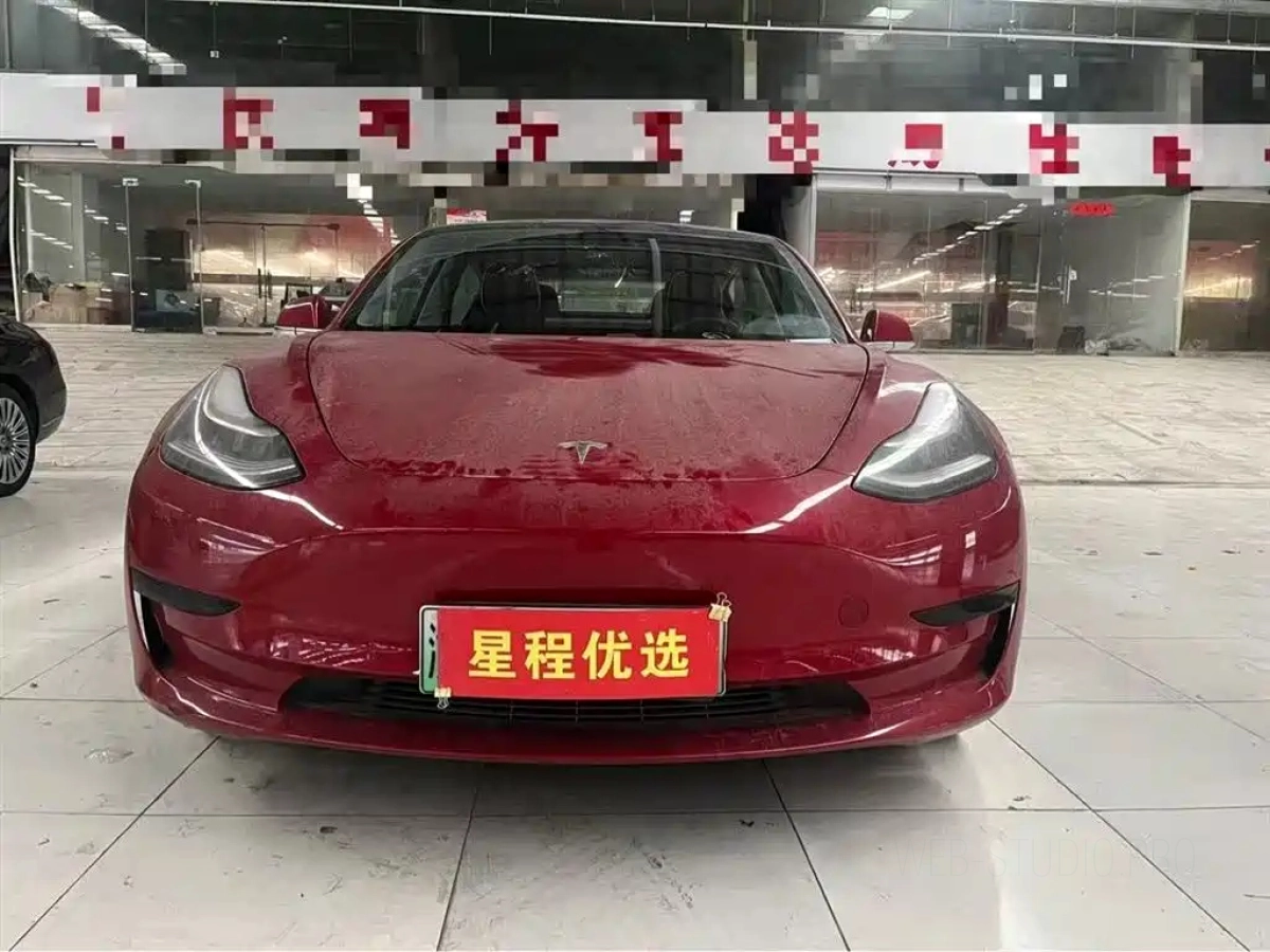 TESLA MODEL 3