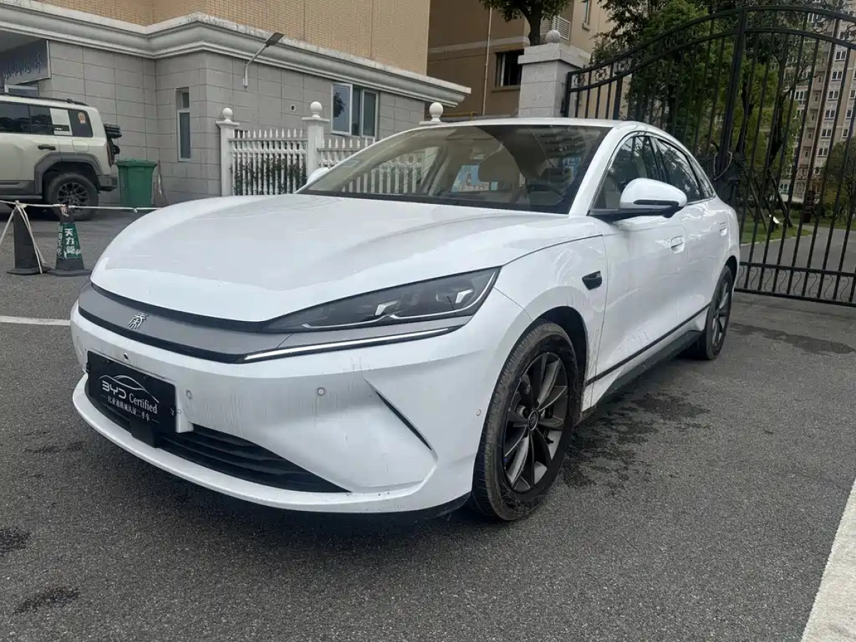 BYD QIN L  2025