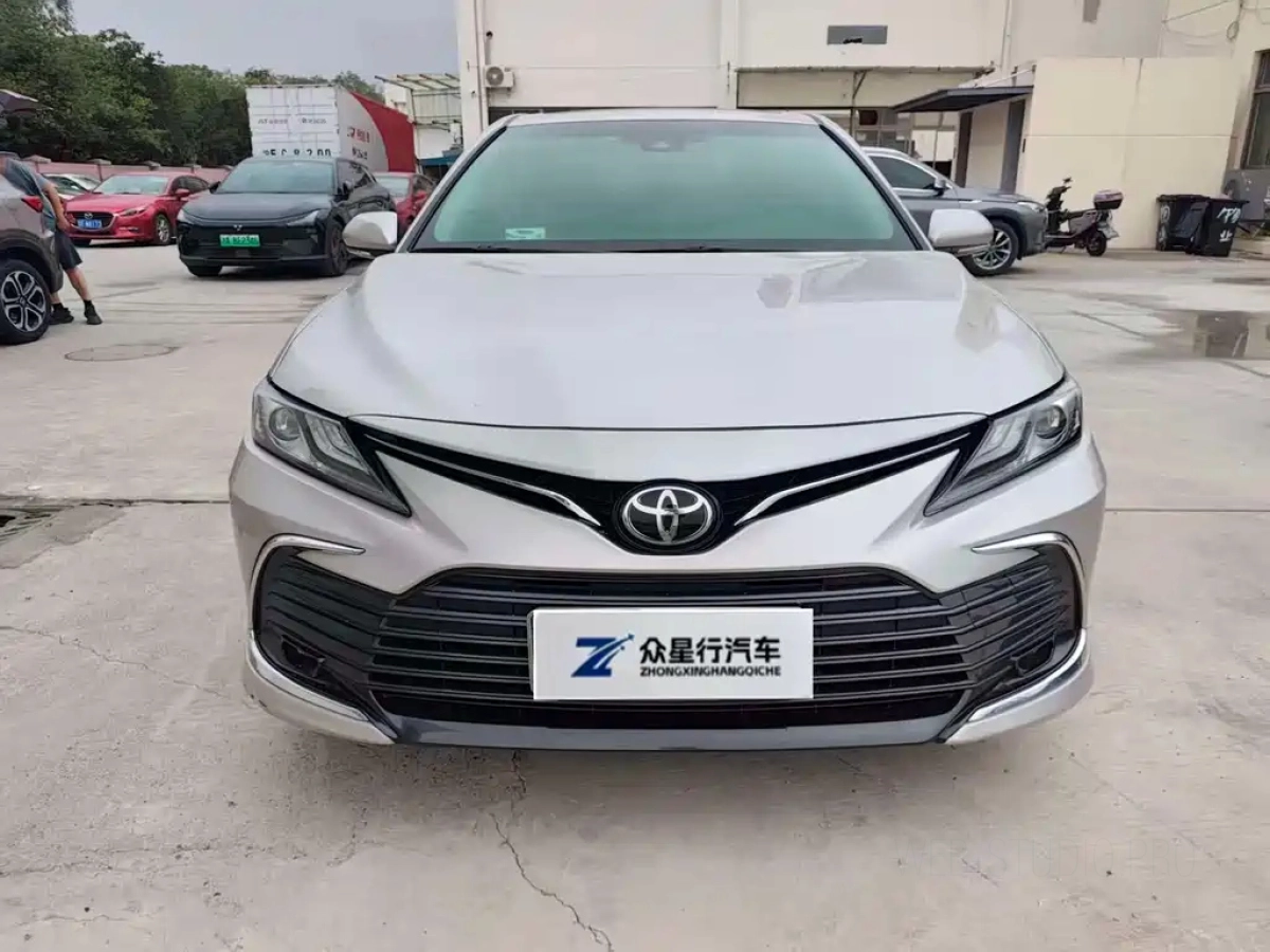 TOYOTA CAMRY