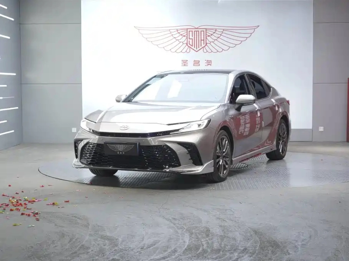 TOYOTA CAMRY  2025