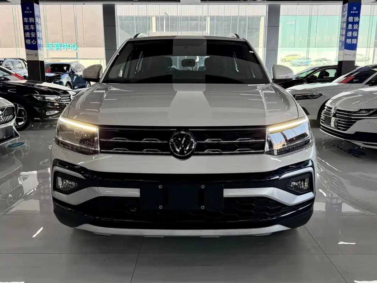 VOLKSWAGEN T-CROSS