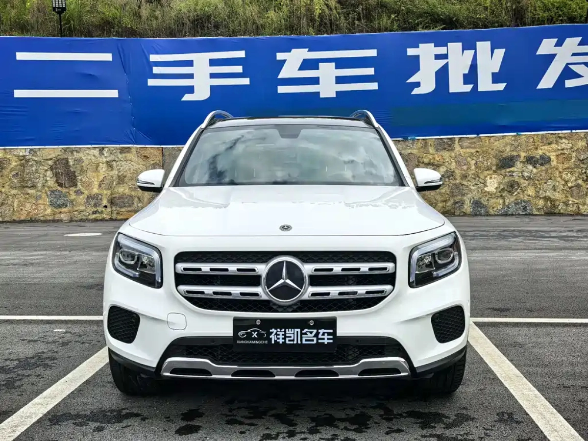 MERCEDES BENZ GLB
