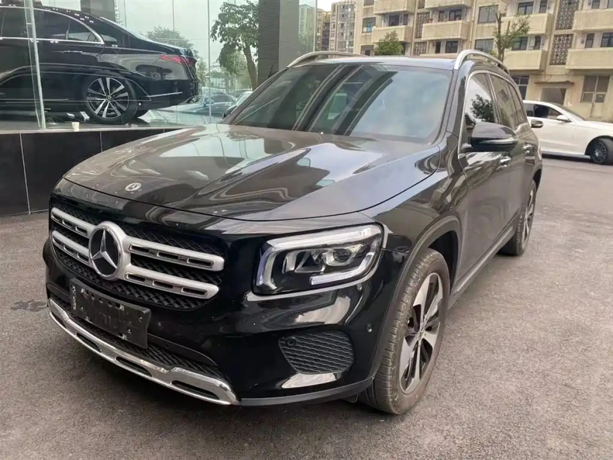 MERCEDES BENZ GLB