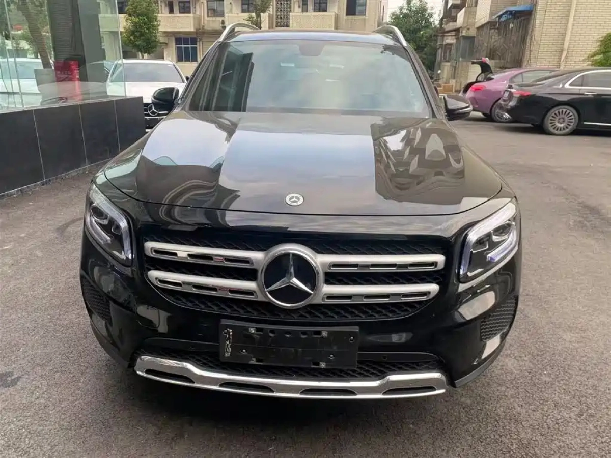 MERCEDES BENZ GLB