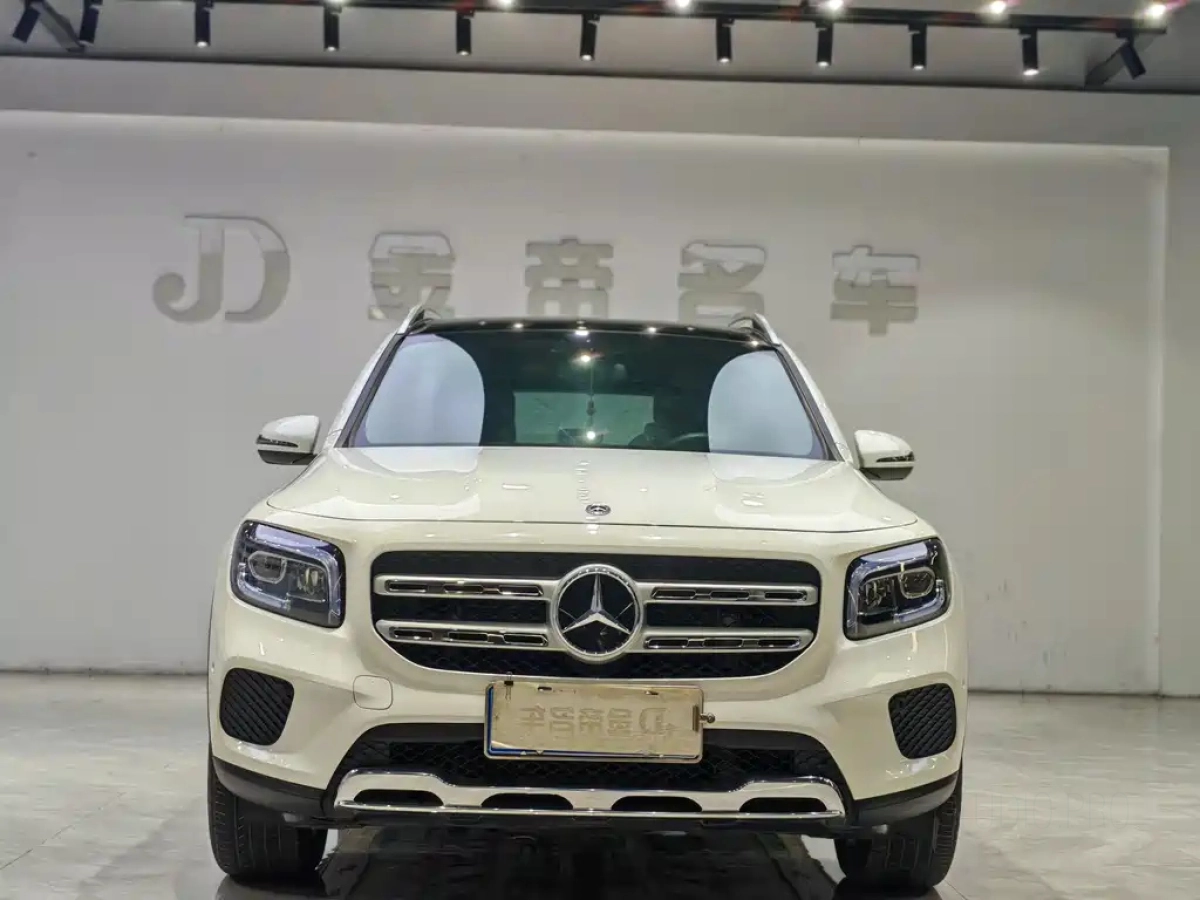 MERCEDES BENZ GLB