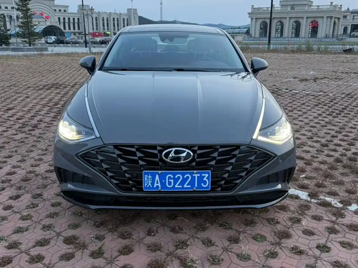 HYUNDAI SONATA