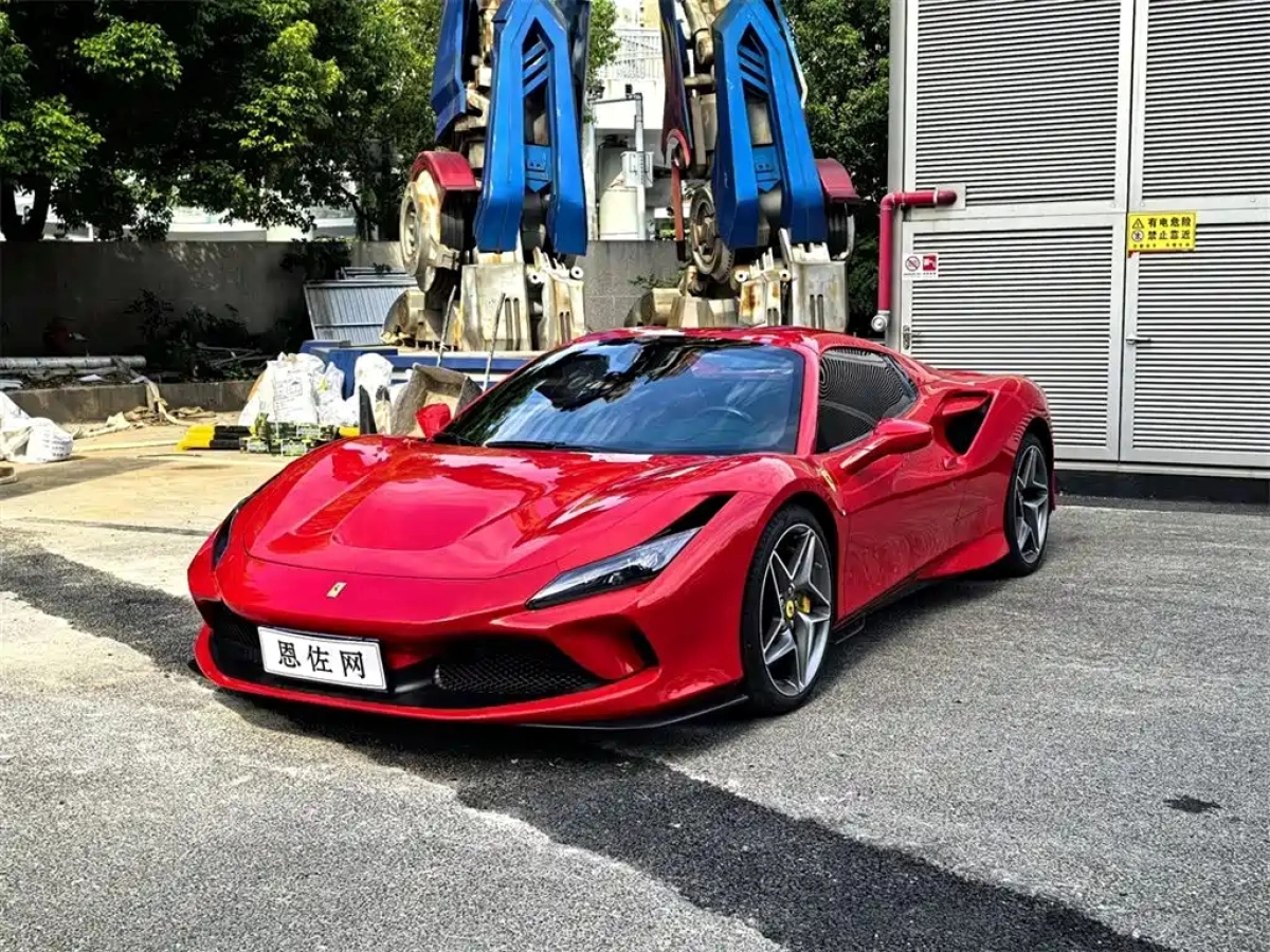 FERRARI F8