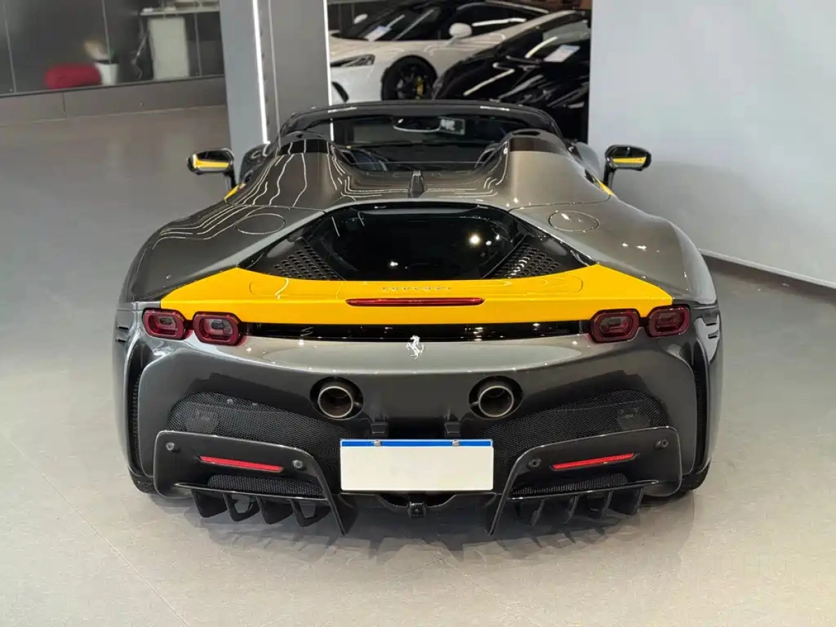 FERRARI SF90