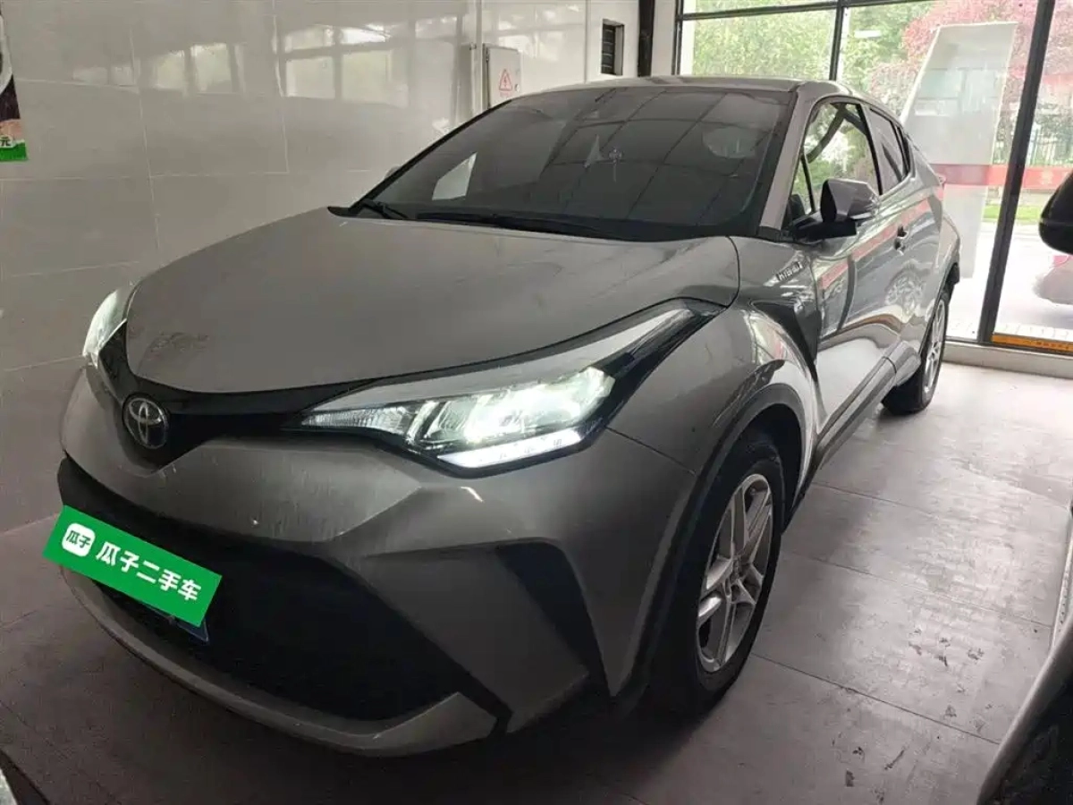 TOYOTA C-HR  2024