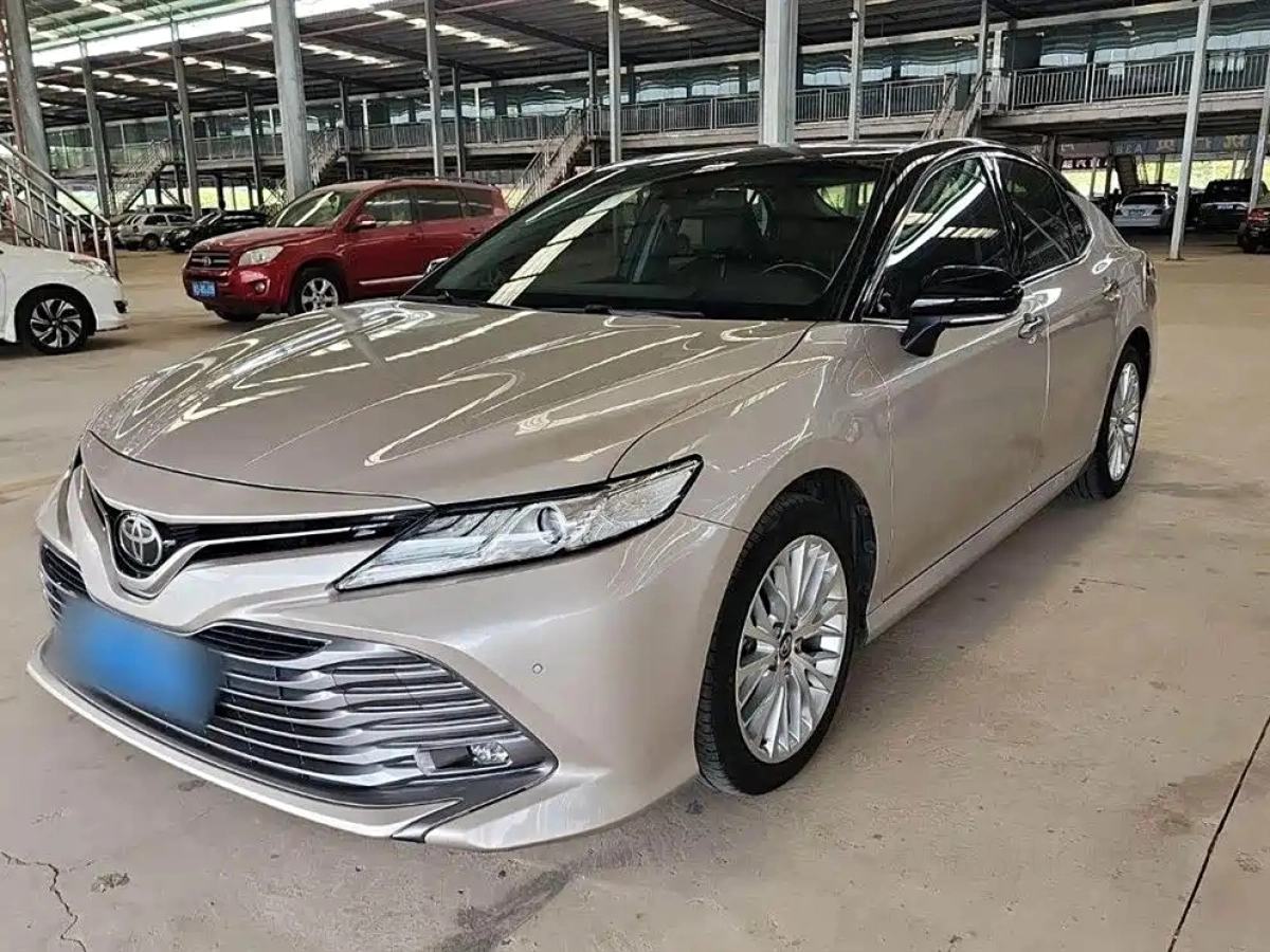 TOYOTA CAMRY  2020