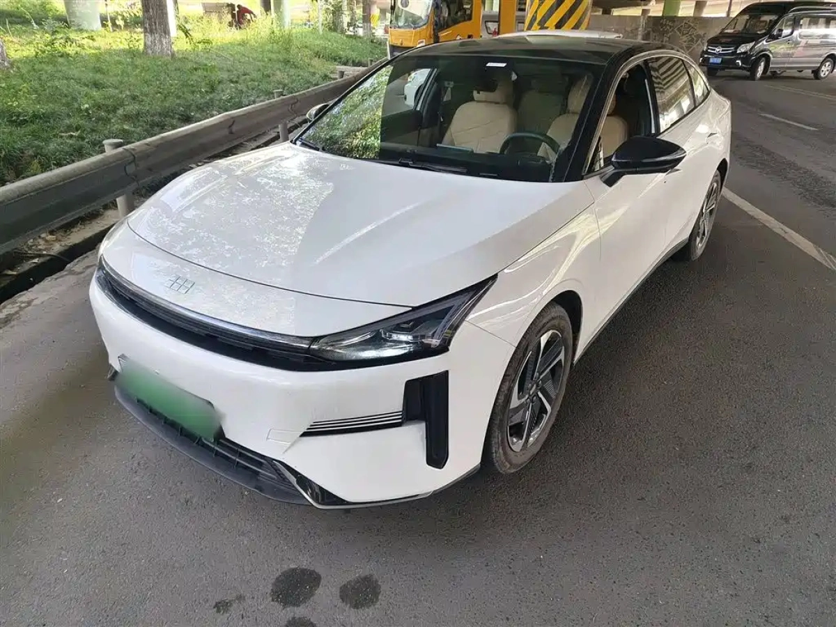 GEELY GALAXY GALAXY L6  2024