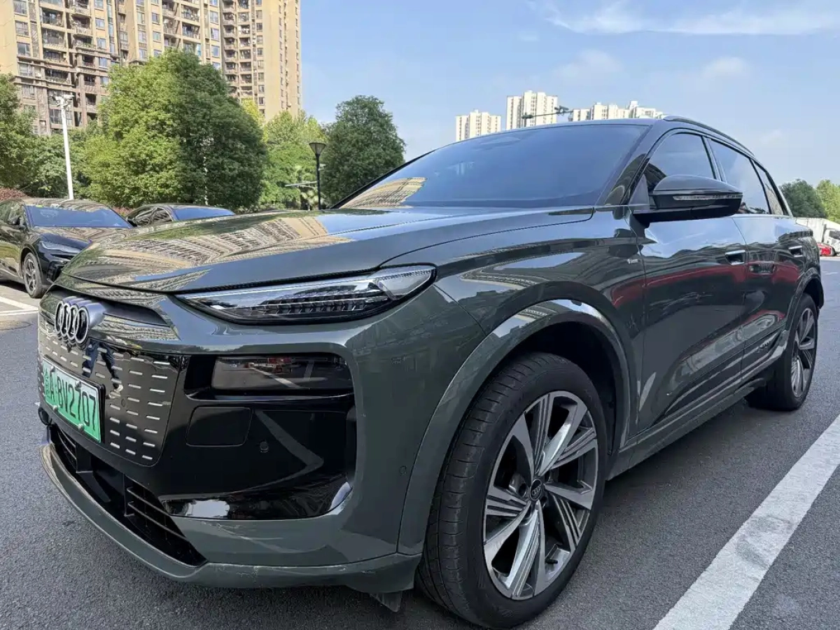 AUDI Q6L E-TRON  2025