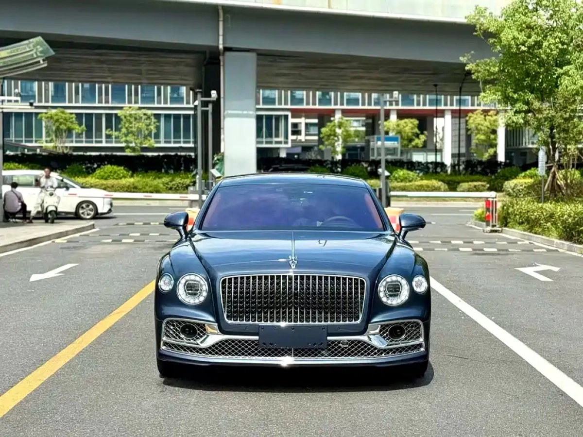 BENTLEY FLYING SPUR  2025