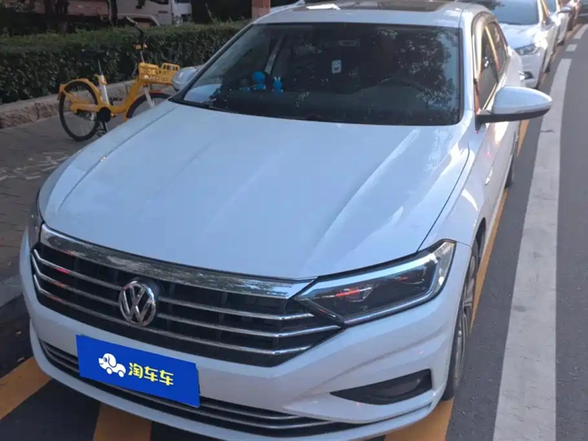 VOLKSWAGEN SAGITAR  2022