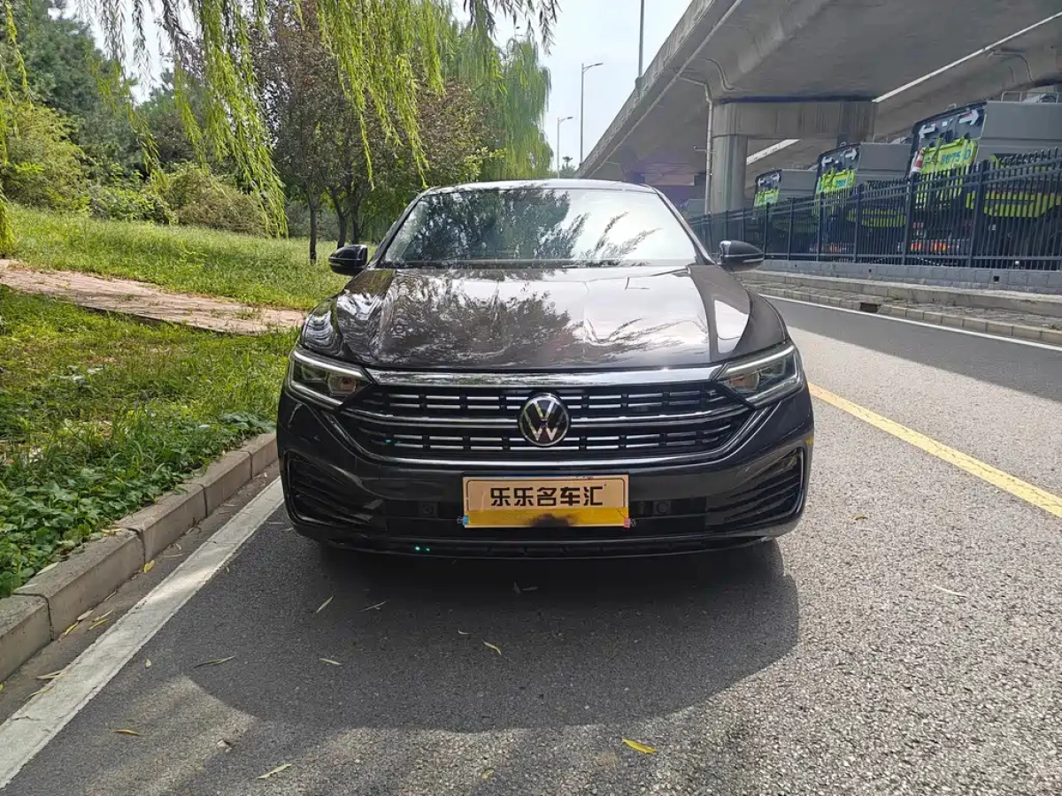 VOLKSWAGEN SAGITAR  2022