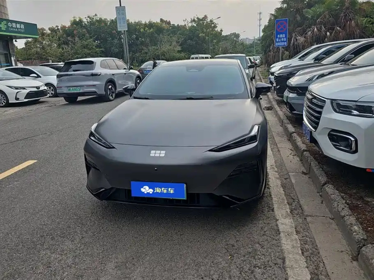 GEELY GALAXY GALAXY E8