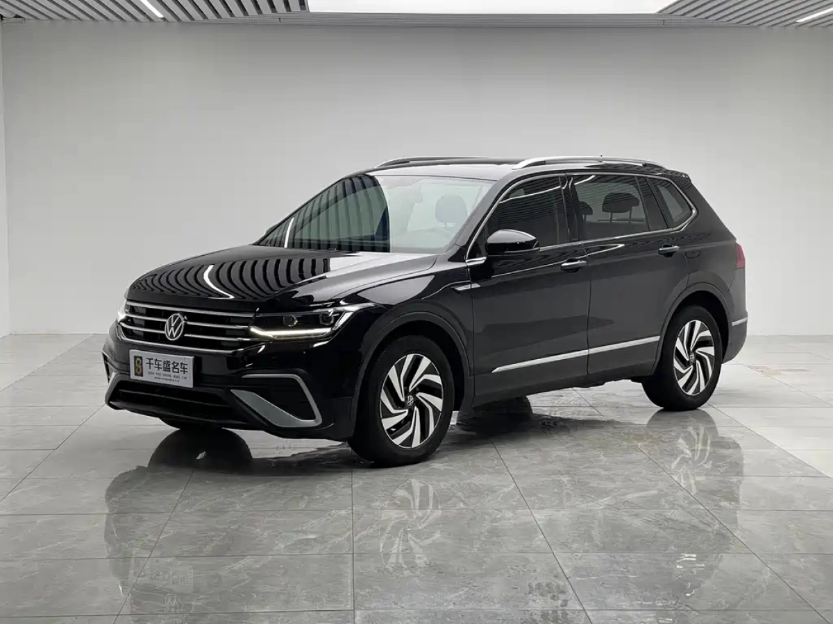 VOLKSWAGEN TIGUAN L  2022
