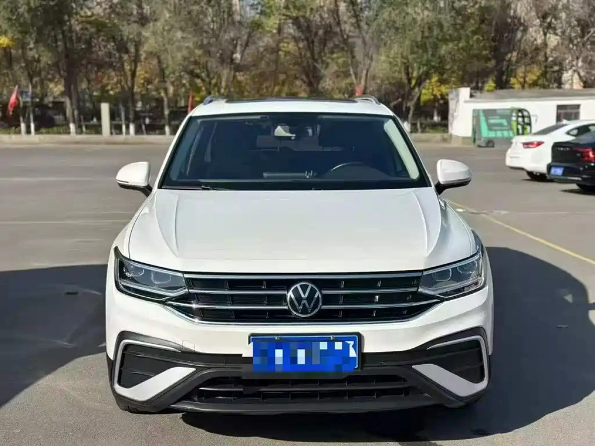 VOLKSWAGEN TIGUAN L