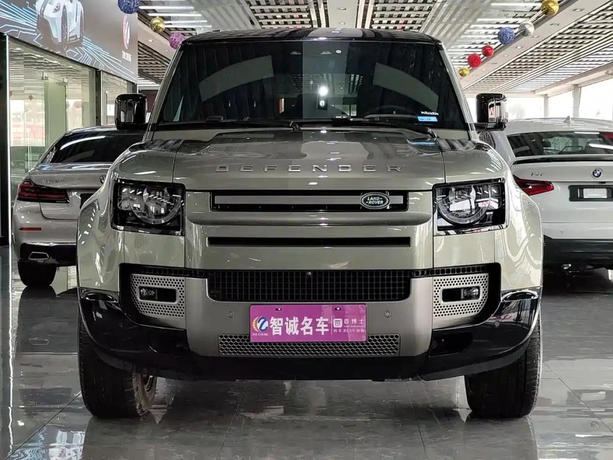 LAND ROVER DEFENDER