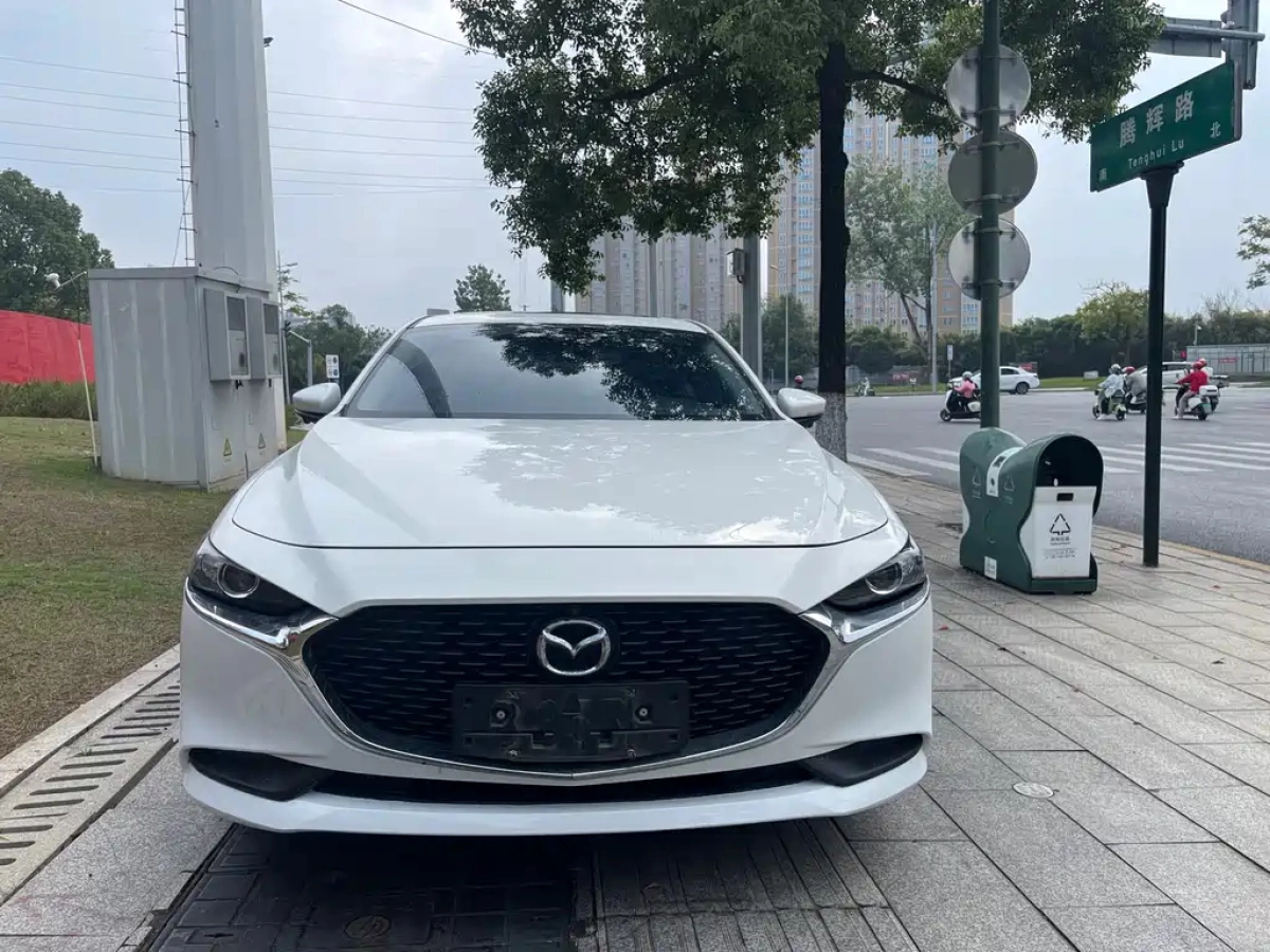 MAZDA 3 AXELA