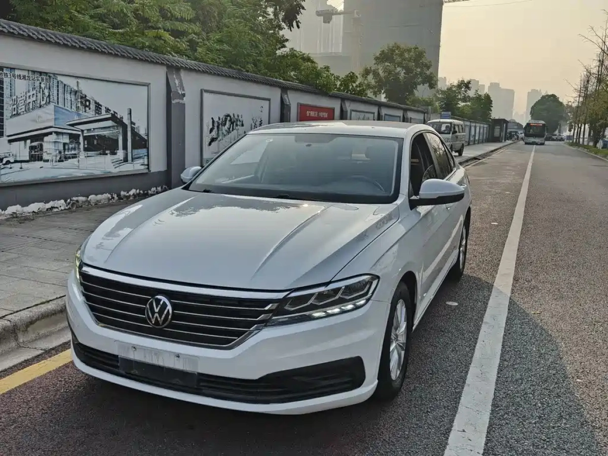 VOLKSWAGEN LAVIDA  2022