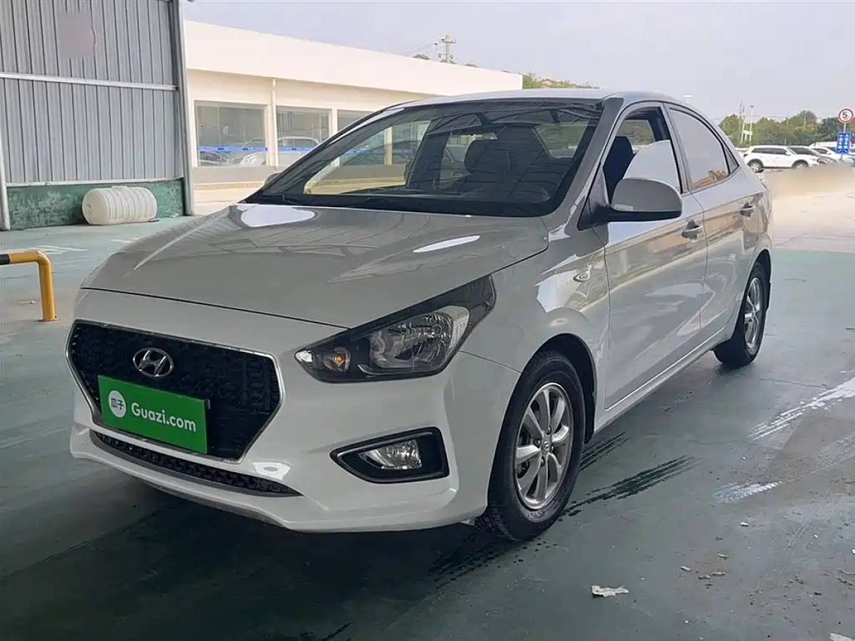 HYUNDAI SOLARIS  2019