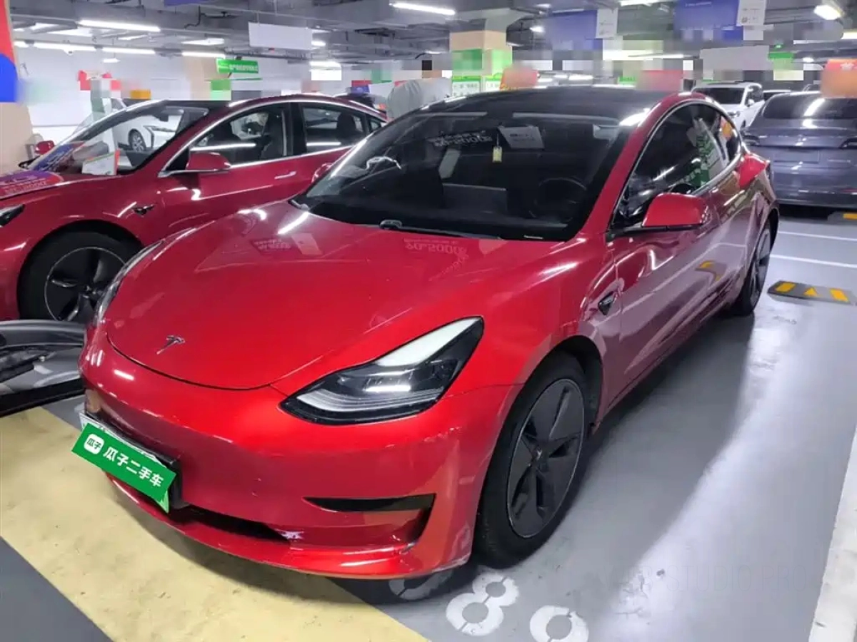 TESLA MODEL 3