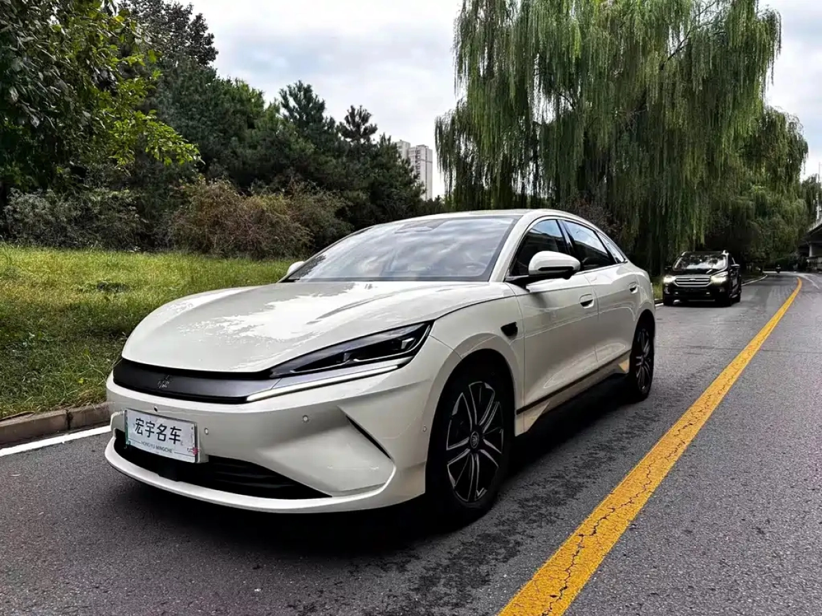 BYD QIN L  2025