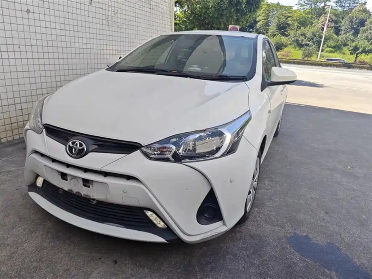 TOYOTA YARIS L INDULGENCE  2019