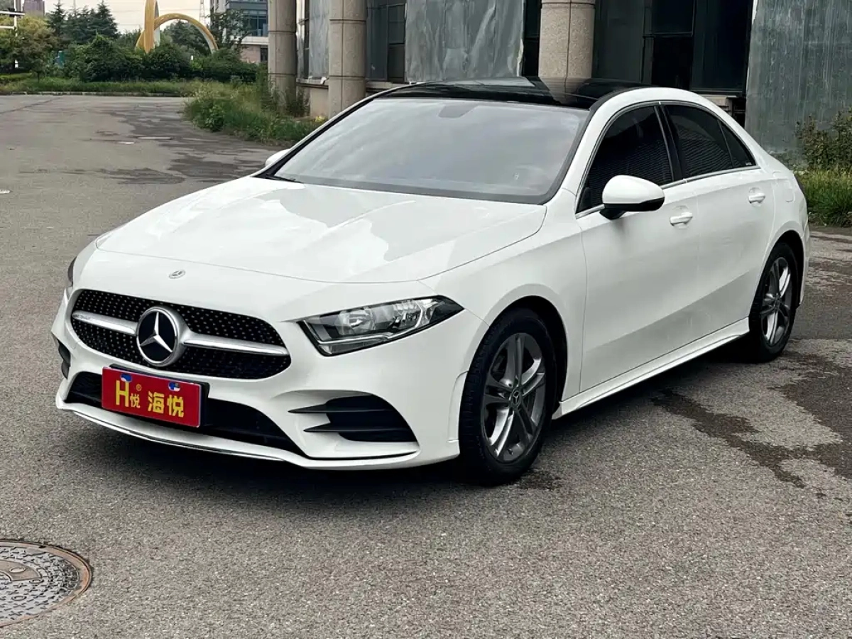 MERCEDES BENZ A-CLASS  2022
