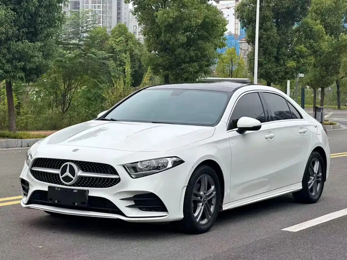 MERCEDES BENZ A-CLASS  2022