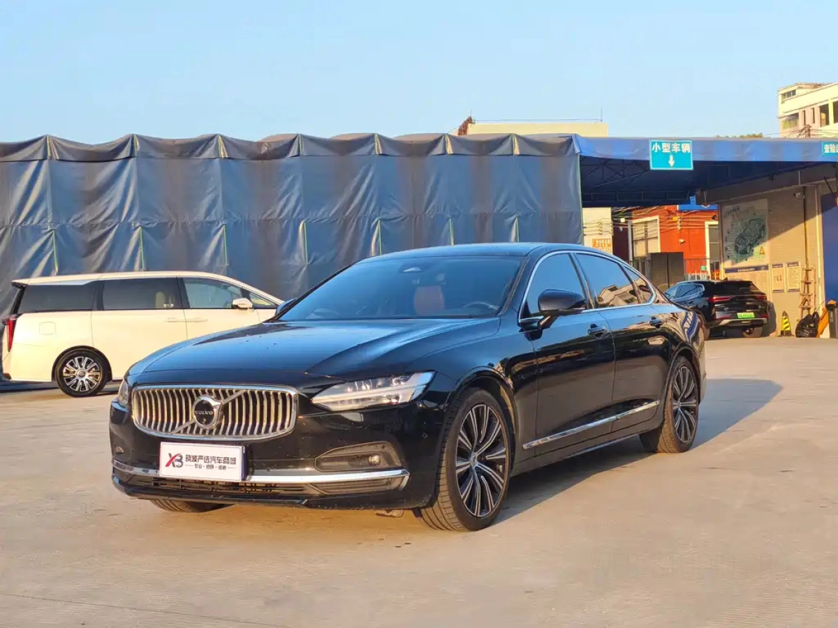 VOLVO S90