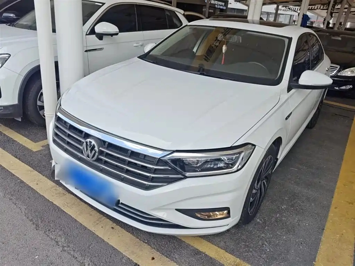 VOLKSWAGEN SAGITAR  2022