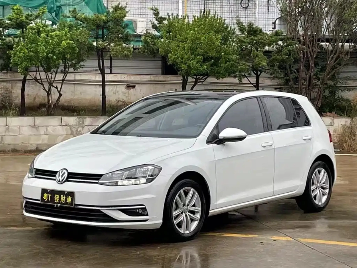 VOLKSWAGEN GOLF