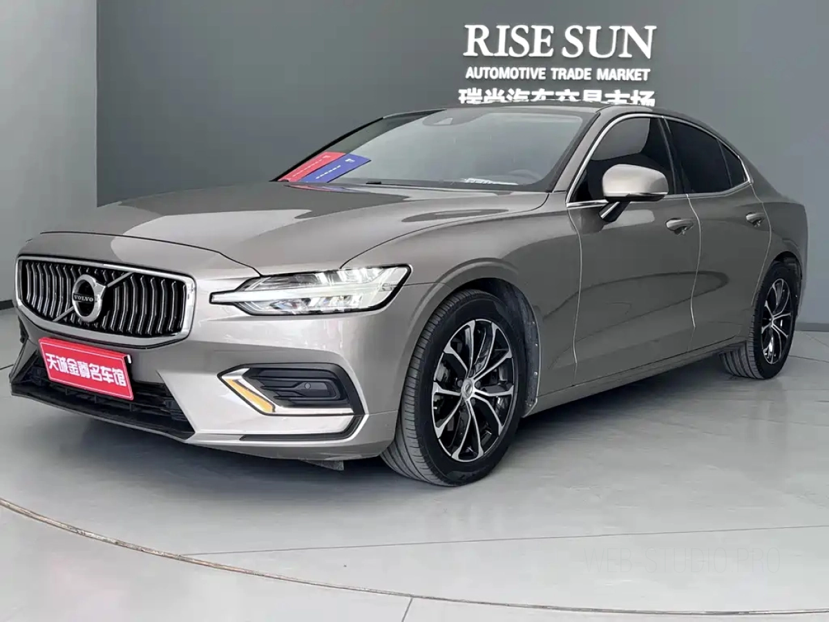 VOLVO S60  2021