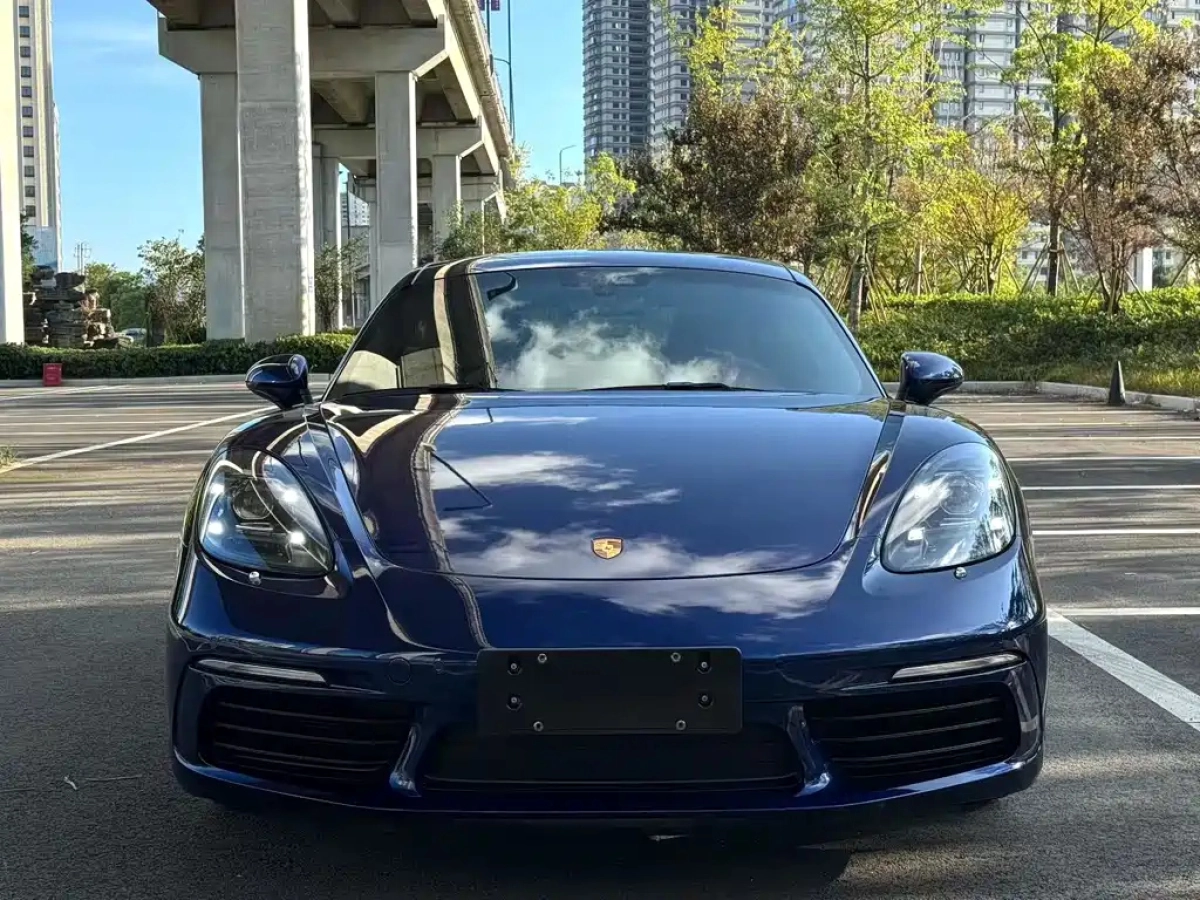 PORSCHE 718