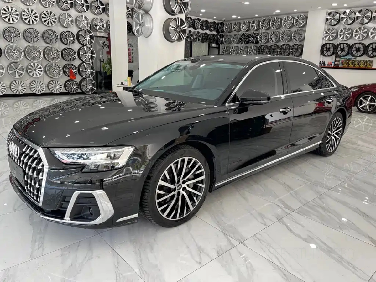 AUDI A8