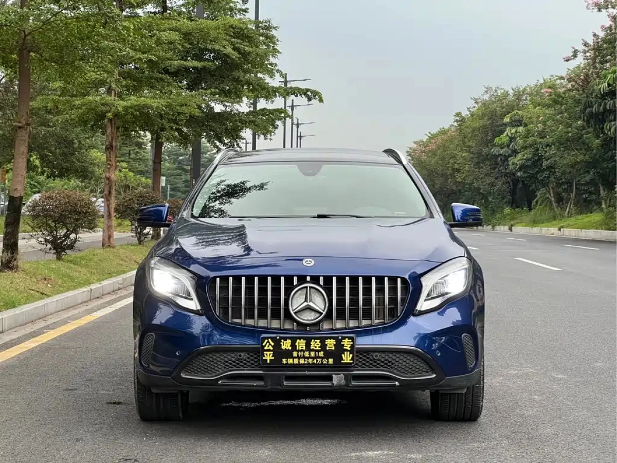 MERCEDES BENZ GLA