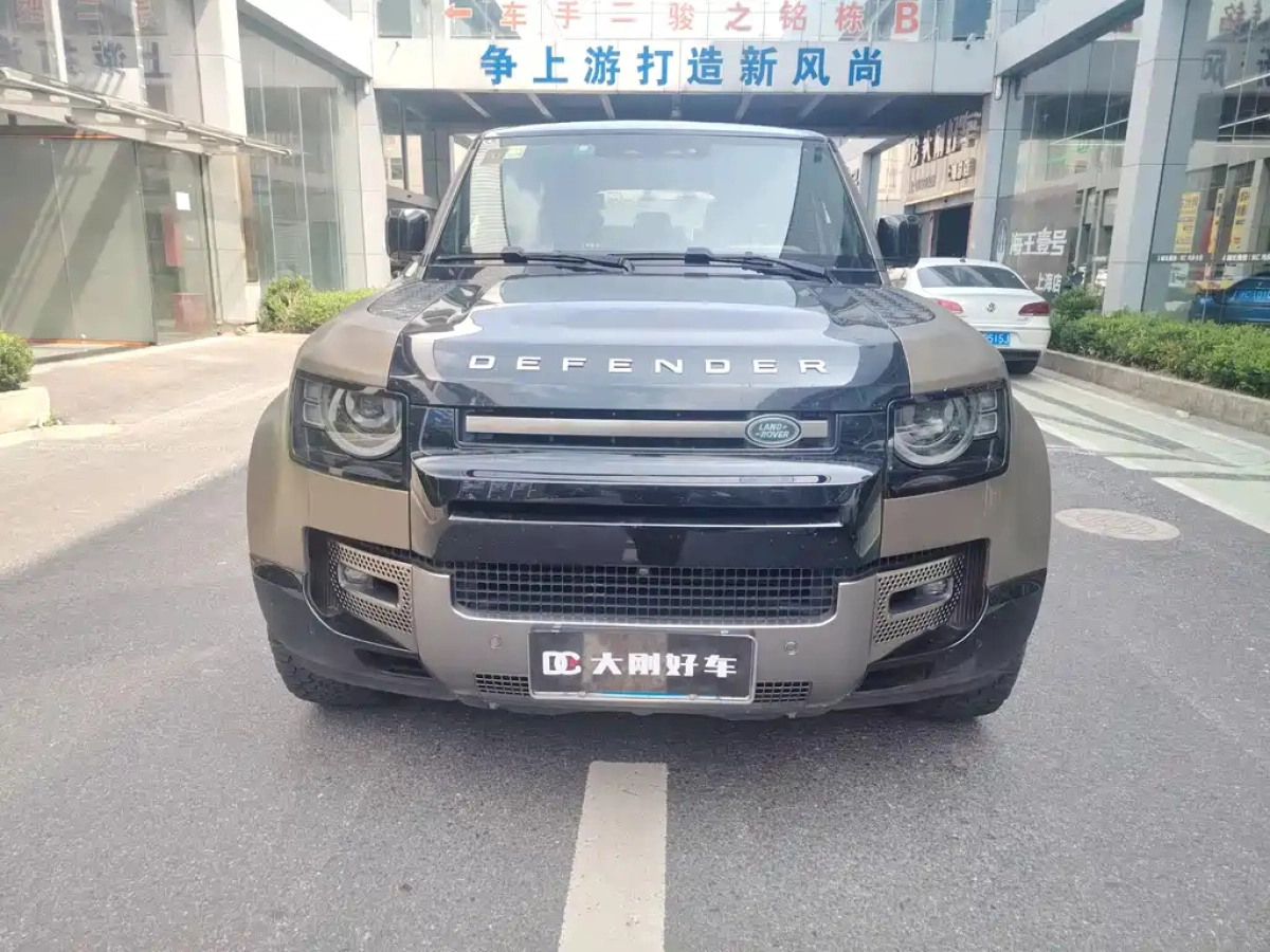 LAND ROVER DEFENDER