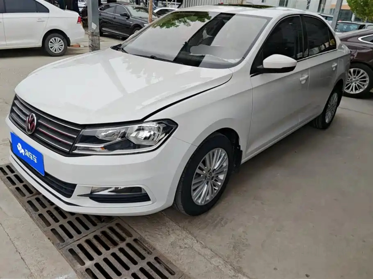 VOLKSWAGEN SANTANA  2020