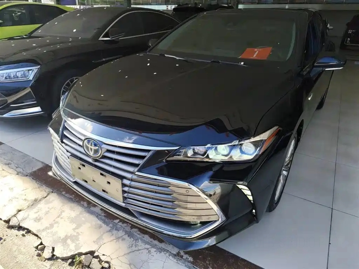 TOYOTA AVALON  2020