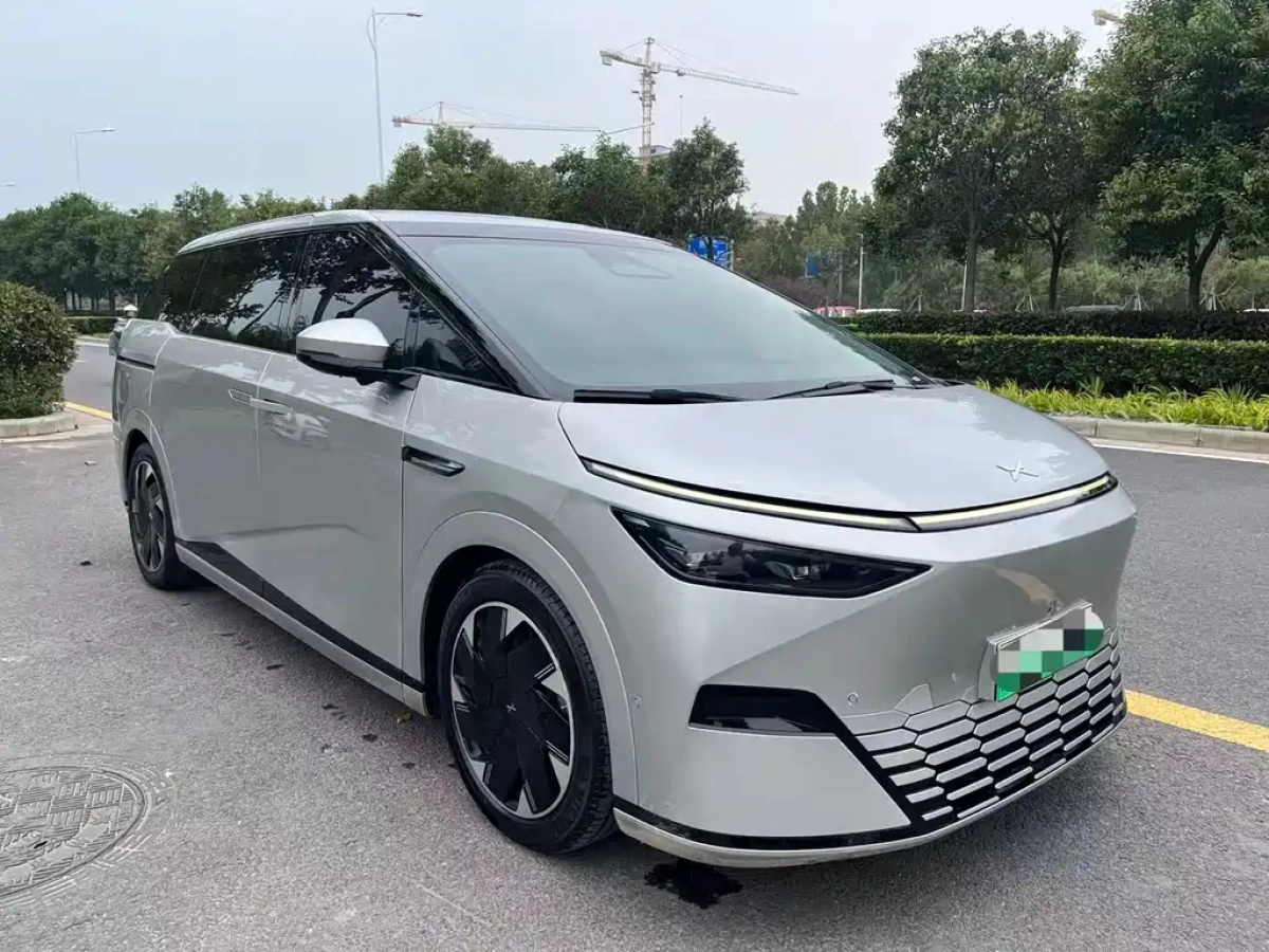 XPENG MOTORS X9