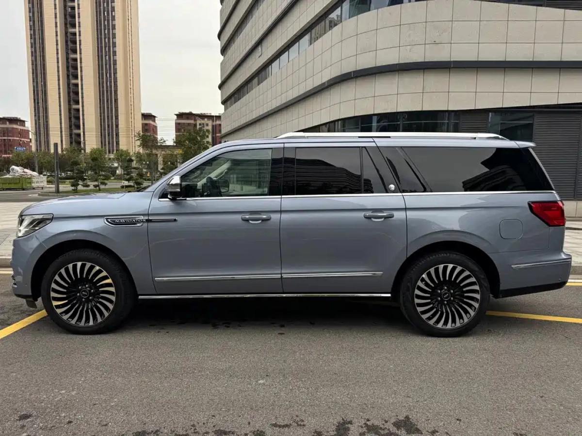 LINCOLN NAVIGATOR