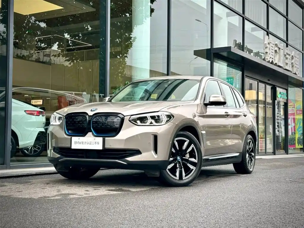 BMW IX3  2021